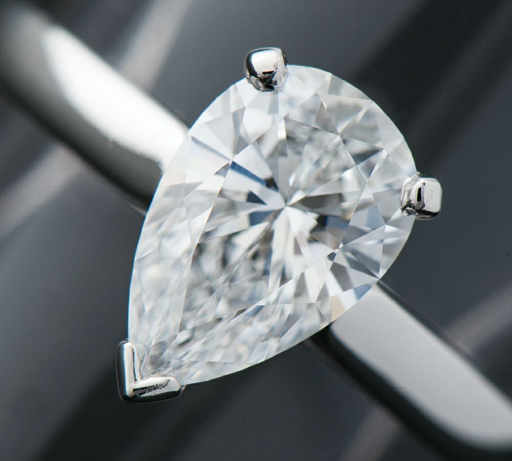 ティファニー ソリティア ペアシェイプ ダイヤモンド1.17ct プラチナ